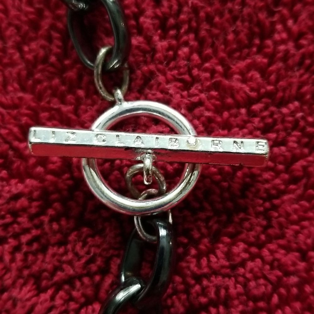 Liz Claiborne necklace - Picture 2 of 3